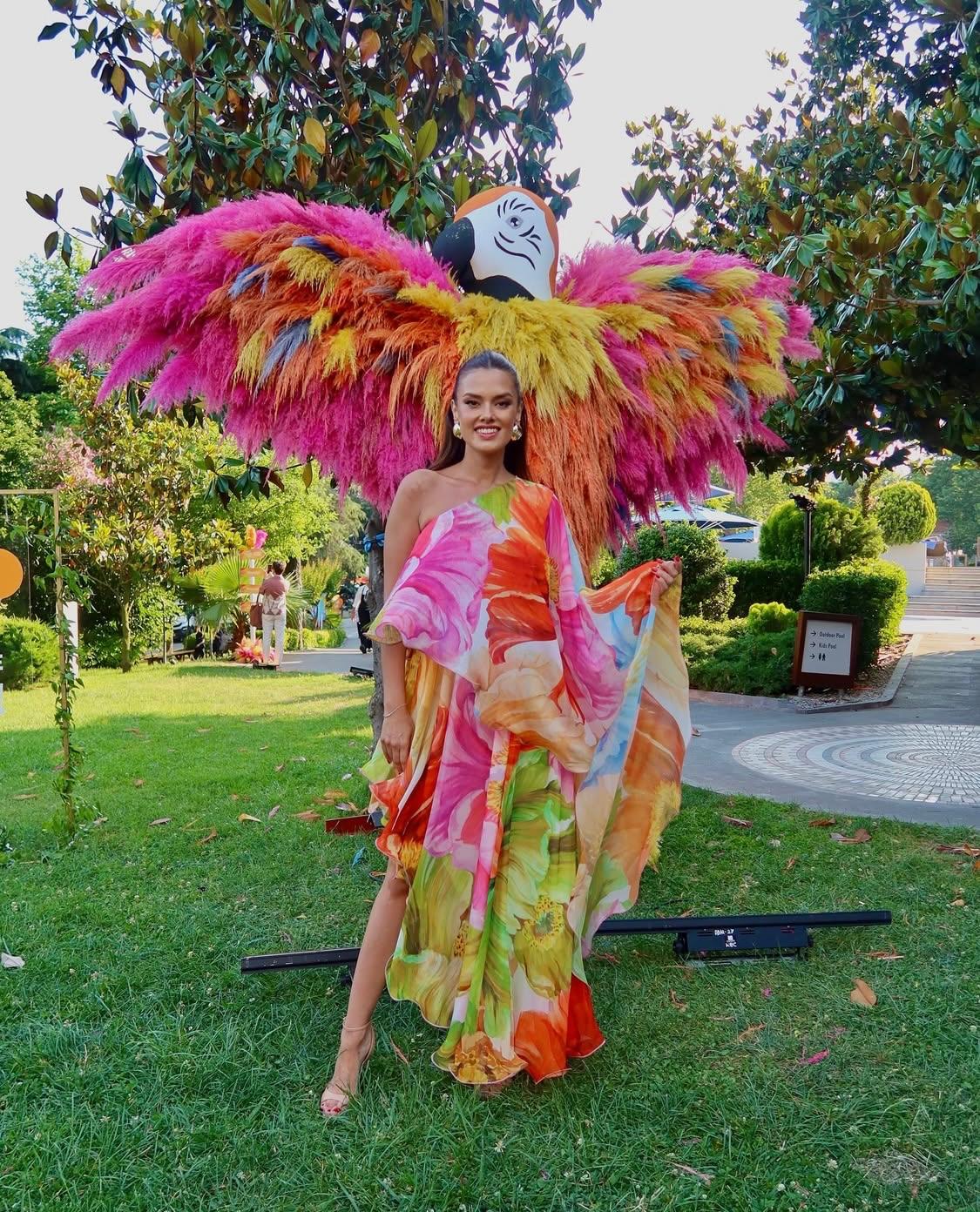 Saadet Özsırkıntı in Elle Maxi Dress