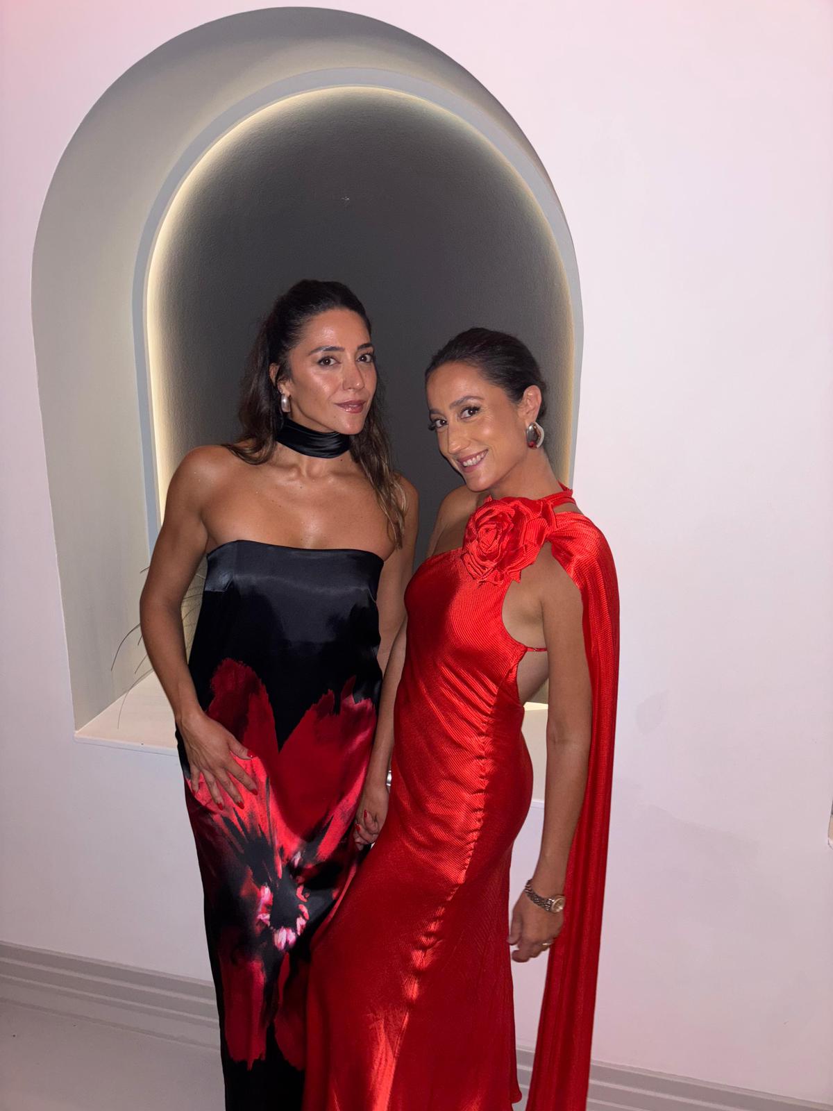 Zeynep Öngören & Yasemin Zamanpur in Sisters